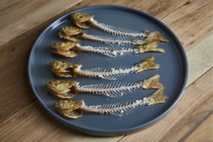 魚の骨が刺さった時の対処法