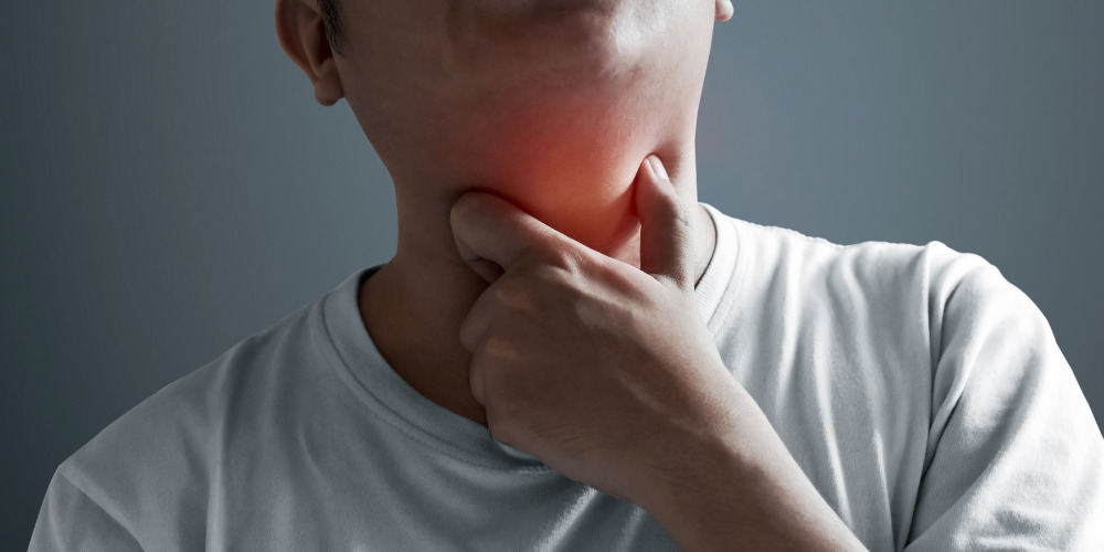 急性扁桃炎の症状や早く治す方法を解説｜急性咽頭炎との違いは？